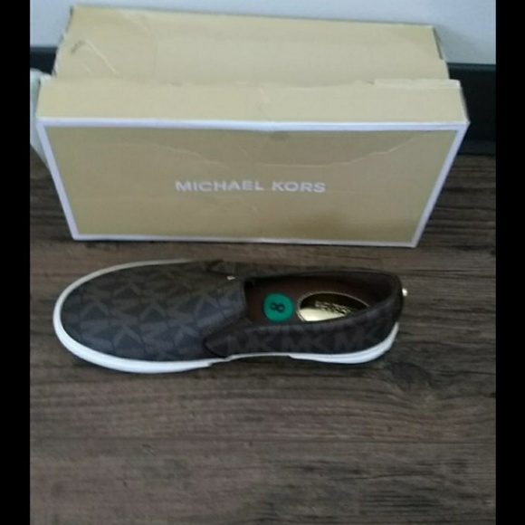 NEW MICHAEL KORS LOAFERS SIZE 8 - Picture 2 of 3